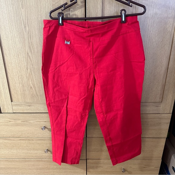 Women’s Alfani Red Cropped Crapi Pants - Picture 4 of 16